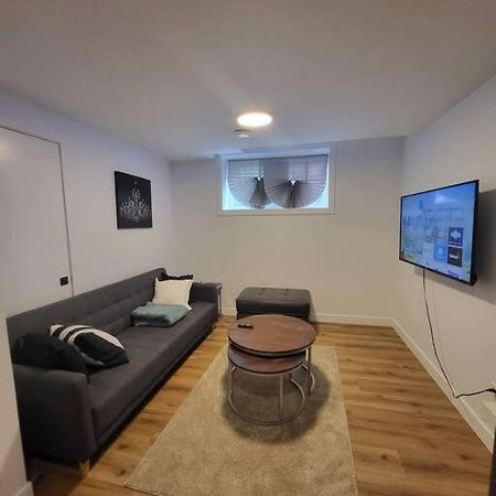 אדמונטון Pebbles' Cozy 2Bed Basement Suite - Near Downtown מראה חיצוני תמונה