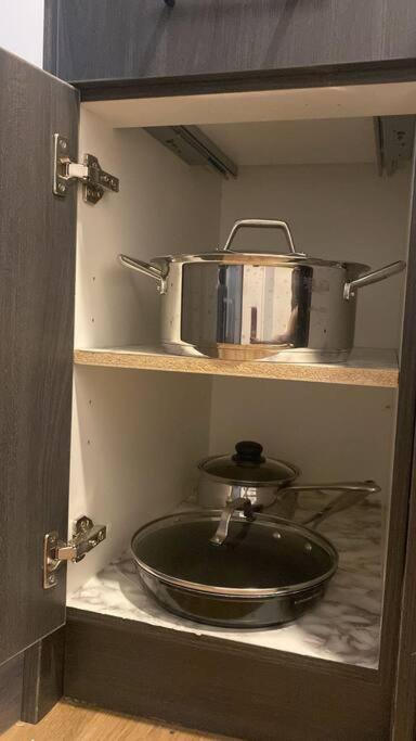 אדמונטון Pebbles' Cozy 2Bed Basement Suite - Near Downtown מראה חיצוני תמונה