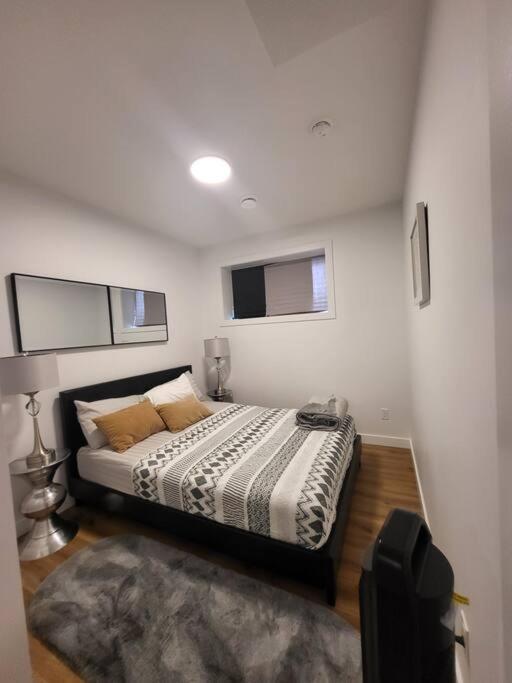 אדמונטון Pebbles' Cozy 2Bed Basement Suite - Near Downtown מראה חיצוני תמונה
