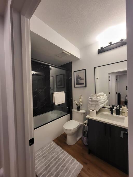 אדמונטון Pebbles' Cozy 2Bed Basement Suite - Near Downtown מראה חיצוני תמונה